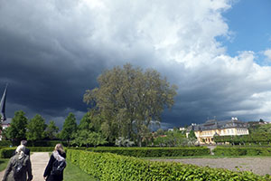 Wolkenkulisse in den Gärten des fürstbischöflichen Sommersitzes