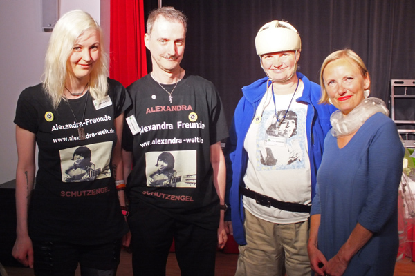 Johanna Ernst, Thomas Stoye und Sabine Strzeletzki mit Anna Haentjens